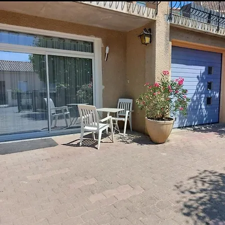Apartment Souvenirs De Provence, Neuf 3 Etoiles *